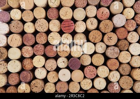 Weinkorken Hintergrund. Hintergrund von verschiedenen verwendeten Wein Korken Nahaufnahme. Stockfoto