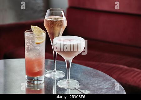 Drei Drinks zusammen auf einem Tisch Stockfoto