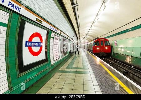 Bakerloo Line Service am Kilburn Park Stockfoto