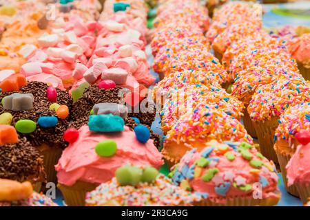 Bunten Cupcakes zu einem Kinder Partei Stockfoto