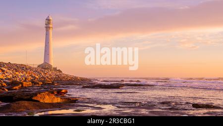 Slangkop Lighthouse in der Nähe der Stadt Kommetjie in Kapstadt, Südafrika Stockfoto