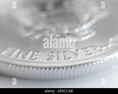 Makro-Nahaufnahme einer 999 % Silver American Eagle Bullion Coin Stockfoto