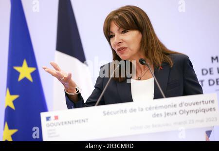 Paris, Frankreich. 23. Mai 2023. Die Pariser Bürgermeisterin Anne Hidalgo spricht anlässlich der Unterzeichnung des Protokolls für die Eröffnungszeremonie der Olympischen und Paralympischen Sommerspiele 2024 in Paris, Frankreich, am 23. Mai 2023. Kredit: Gao Jing/Xinhua/Alamy Live News Stockfoto