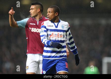 Winston Reid von West Ham United und Loic Remyof Queens Park Rangers machen sein DebutWest Ham United 2012/13 West Ham United V Queens Park Rangers 19/0 Stockfoto