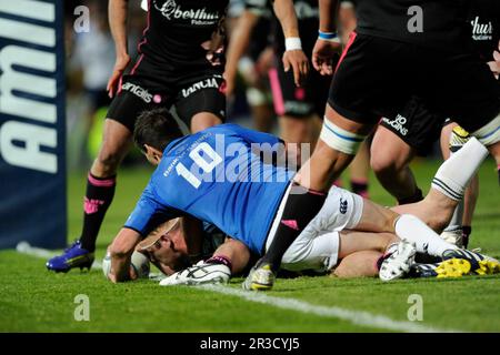 Cian Healy von Leinster erzielt einen späten Versuch während des Amlin Challenge Cup Finales zwischen Leinster Rugby und Stade Francais in der RDS Arena, Dublin auf der F Stockfoto