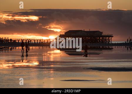 Sonnenuntergang am Strand von Sankt Peter-Ording Stockfoto