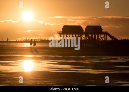 Sonnenuntergang am Strand von Sankt Peter-Ording Stockfoto