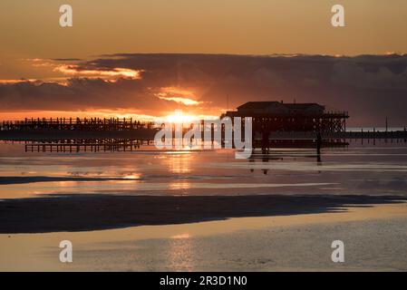 Sonnenuntergang am Strand von Sankt Peter-Ording Stockfoto