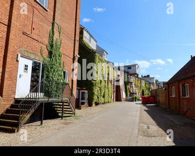 Snape Maltings, Suffolk, Großbritannien - 23. Mai 2023 : Geschäfte, Kunstgalerien und Residenzen in diesem Zentrum für Kunst und Kultur. Stockfoto