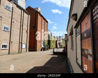 Snape Maltings, Suffolk, Großbritannien - 23. Mai 2023 : Geschäfte, Kunstgalerien und Residenzen in diesem Zentrum für Kunst und Kultur. Stockfoto