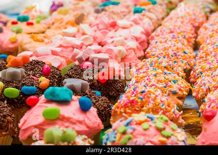 Bunten Cupcakes zu einem Kinder Partei Stockfoto