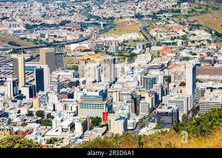 Erhöhte Aussicht auf Kapstadt, Südafrika, zentrales Geschäftsviertel und Umgebung Stockfoto