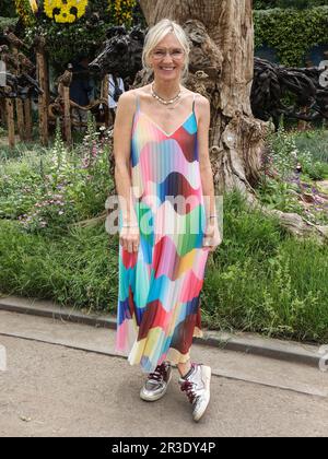 London, Großbritannien. 22. Mai 2023. Jo Whiley nimmt am Pressetag zur RHS Chelsea Flower Show 2023 in London Teil. Kredit: SOPA Images Limited/Alamy Live News Stockfoto