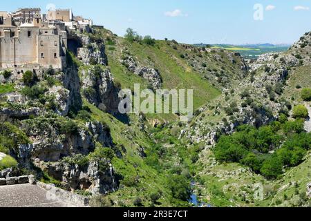 Dramatische Aussicht auf die Höhlen rund um Matera, Basilikata in Italien Stockfoto