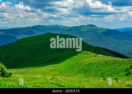 Blick von Polonyna Carynska an einem sonnigen Tag Stockfoto