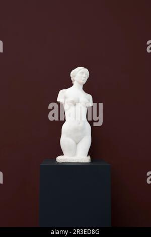 Paris, Frankreich - 05 18 2023: Musée D'Orsay. Skulptur Jugend geschnitzt von Aristide Maillol Stockfoto