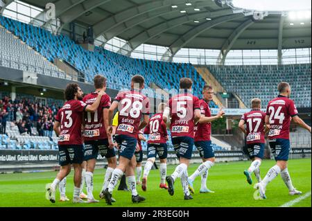 Göteborg, Schweden. 23. Mai 2023 Die Spieler von Örgryte feiern am 23. Mai 2023 in Göteborg das Tor von Noah Christofferssons 1-0 beim Superettan-Spiel zwischen Örgryte und Sundsvall. Kredit: Oskar Olteus / Alamy Live News Stockfoto