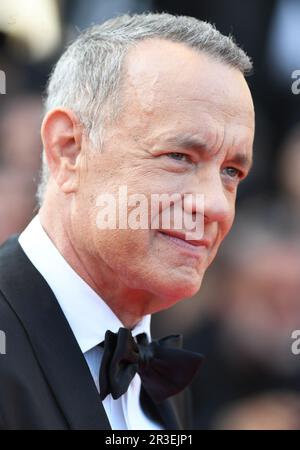 Cannes, Frankreich. 23. Mai 2023. Der amerikanische Schauspieler Tom Hanks nimmt am Dienstag, den 23. Mai 2023, am 76. Filmfestival in Cannes im Palais des Festivals in Cannes, Frankreich, an der Premiere von Asteroid City Teil. Foto: Rune Hellestad/ Kredit: UPI/Alamy Live News Stockfoto