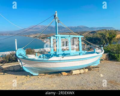 Trawler am Aussichtspunkt Mystical View auf einer steilen Klippe im Süden Kretas Stockfoto