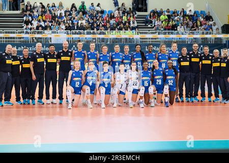 Die italienische Mannschaft während des DHL Test Match Tournament Frauenvolleyball zwischen Italien und Kroatien in Lanciano. Die italienische Nationalmannschaft schlägt Kroatien mit 3-1 Punkten Stockfoto