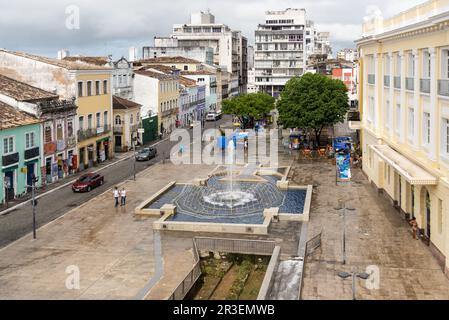 Salvador, Bahia, Brasilien - 16. Juni 2022: Blick vom Gipfel des Pracala da Sé in Pelourinho während der Corpus christi Messe. Salvador, Bahia. Stockfoto