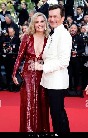 Aimee Mullins mit Ehemann Rupert Freund bei der Premiere des Kinofilms 'Asteroid City' auf dem Festival de Cannes 2023 / 76. Internationale Filmfestspiele von Cannes im Palais des Festivals. Cannes, 23.05.2023 Stockfoto