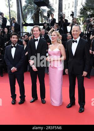 Cannes, Frankreich. 23. Mai 2023. 76. Cannes Filmfestival 2023, Abend 8 - Rotteppichfilm 'Asteroid City'. Im Film Jason Schwartzman, Wes Anderson, Scarlett Johansson und Tom Hanks Credit: Independent Photo Agency/Alamy Live News Stockfoto