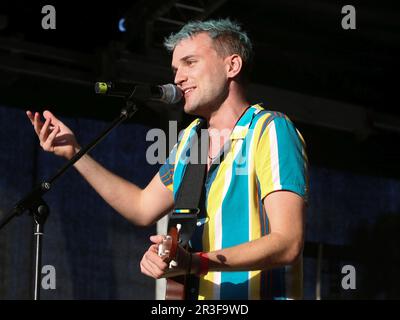 WSR-Teilnehmer 2021 Jendrik Sigwart auf der CSD 2021 in Magdeburg Stockfoto