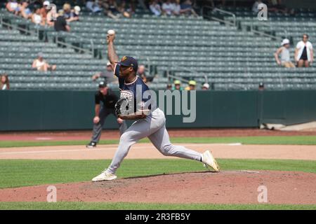 Salt Lake UT, USA. 21. Mai 2023. Der Krug aus Las Vegas Miguel Romero (19) wirft während des Spiels mit Las Vegas Aviators und Salt Lake Bees im Smiths Field in Salt Lake Ut einen Platz. David Seelig/Cal Sport Medi. Kredit: csm/Alamy Live News Stockfoto