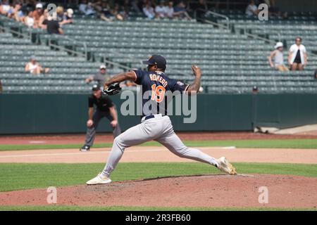 Salt Lake UT, USA. 21. Mai 2023. Der Krug aus Las Vegas Miguel Romero (19) wirft während des Spiels mit Las Vegas Aviators und Salt Lake Bees im Smiths Field in Salt Lake Ut einen Platz. David Seelig/Cal Sport Medi. Kredit: csm/Alamy Live News Stockfoto