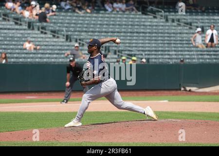 Salt Lake UT, USA. 21. Mai 2023. Der Krug aus Las Vegas Miguel Romero (19) wirft während des Spiels mit Las Vegas Aviators und Salt Lake Bees im Smiths Field in Salt Lake Ut einen Platz. David Seelig/Cal Sport Medi. Kredit: csm/Alamy Live News Stockfoto