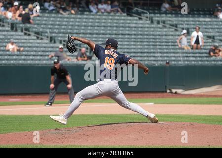 Salt Lake UT, USA. 21. Mai 2023. Der Krug aus Las Vegas Miguel Romero (19) wirft während des Spiels mit Las Vegas Aviators und Salt Lake Bees im Smiths Field in Salt Lake Ut einen Platz. David Seelig/Cal Sport Medi. Kredit: csm/Alamy Live News Stockfoto