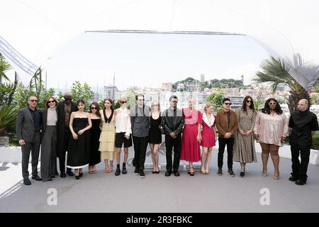 Cannes, Frankreich. 23. Mai 2023. Hank Azaria, Hari Nef, Moses Sumney, Jennie Kim, Rachel Sennott, Sophie Mudd, Troye Sivan, Director Sam Levinson, Lily-Rose Depp, Abel Makkonen Tesfaye alias The Weeknd, Jane Adams, Suzanna Son, Reza Fahim, Ashley Levinson, Da'vine Joy Randolph und Mitch Modes besuchen die Idol-Fotokonferenz beim 76. Jährlichen Filmfestival in Cannes im Palais des Festivals am 23. Mai 2023 in Cannes, Frankreich. Foto: David Niviere/ABACAPRESS.COM Kredit: Abaca Press/Alamy Live News Stockfoto