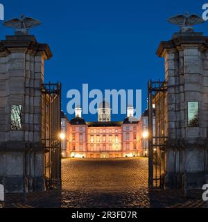 Schloss Bensberg am Abend, Althoff Grandhotel, Bergisch Gladbach, Deutschland, Europa Stockfoto