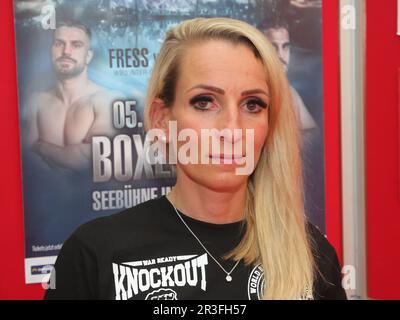 Cutwoman Pia Mazelanik auf der SES Boxing Gala am 05. Juni 2021 auf der Seebühne Magdeburg Stockfoto