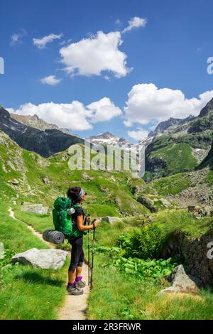 Senda de al Lago de Caillouas, Gourgs Blancs, Cordillera de Los Pirineos, Frankreich. Stockfoto