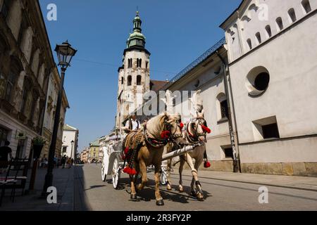 calle Glodzca y iglesia romanica de San Andres, construida entre 1079 y 1098, Cracovia, Polonia, osteuropa. Stockfoto