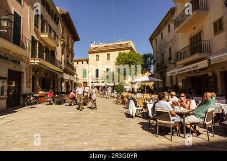 Cafeterias de la plaza Constitucio, Alcudia, Mallorca, islas baleares, Spanien. Stockfoto