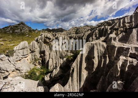 Entlasten kárstico, Mortix veröffentlicht Anwesen, natürliche Umgebung der Sierra de Tramuntana, Mallorca, balearen, spanien, europa. Stockfoto