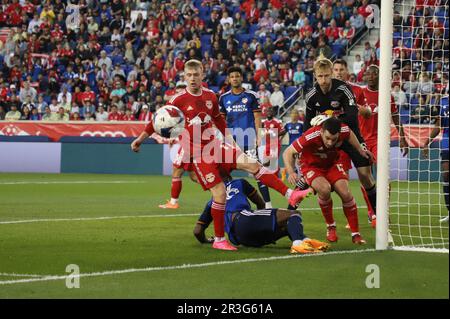 New Jersey, Eua, USA. 24. Mai 2023. (SPO) Runde 16 von 2023 Lamar Hunt US Open Cup zwischen NY Red Bulls und Cincinnati. 23. Mai 2023. New Jersey, USA: Fußballspiel zwischen NY Red Bulls und Cincinnati in Runde 16 des 2023 Lamar Hunt US Open Cup in der Red Bull Arena in Harrison, New Jersey. Kredit: Leco Viana/Thenews2 (Kredit: © Leco Viana/TheNEWS2 via ZUMA Press Wire) NUR REDAKTIONELLE VERWENDUNG! Nicht für den kommerziellen GEBRAUCH! Stockfoto