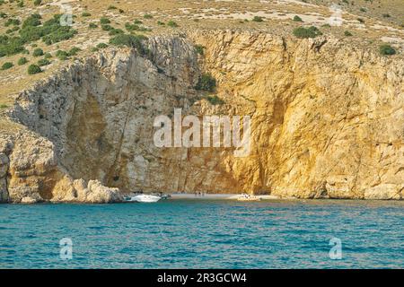 Beliebte Badebucht Golden Beach, auch bekannt als Zlatna PlaÅ¾a in Kroatien Stockfoto