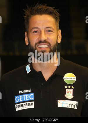 Cheftrainer Bennet Wiegert SC Magdeburg LIQUI MOLY HBL Handball Bundesliga Staffel 2022-23 Stockfoto