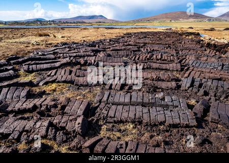 Torfgewinnung aus einem Moor auf Achill Island, County Mayo, Irland Stockfoto