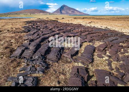 Torfgewinnung aus einem Moor auf Achill Island, County Mayo, Irland Stockfoto