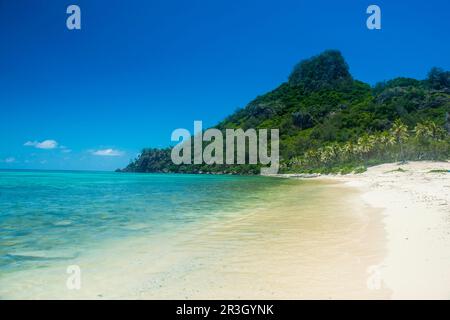 Wunderschöner weißer Sandstrand auf Monuriki oder Ausgefallene Insel, Mamanuca Inseln, Fidschi Stockfoto