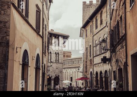 Schöne Aussicht auf die toskanische Landschaft und Wahrzeichen. Sommer in Italien Stockfoto