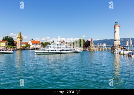 Lindau Stadt am Bodensee Hafen mit Schifffahrt in Deutschland Stockfoto