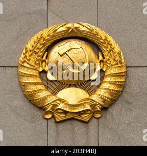 Goldenes Wappen, Detail, sowjetisches Kriegsdenkmal in Tiergarten, Berlin, Deutschland, Europa Stockfoto