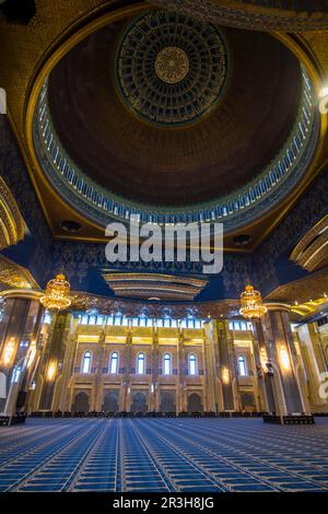 Im Inneren der herrlichen Großen Moschee, Kuwait City, Kuwait Stockfoto