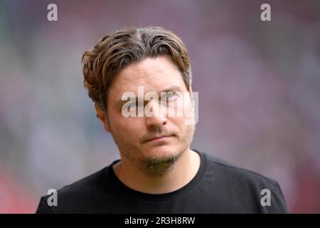 Coach Edin Terzic Borussia Dortmund BVB Portrait, WWK Arena, Augsburg, Bayern, Deutschland Stockfoto